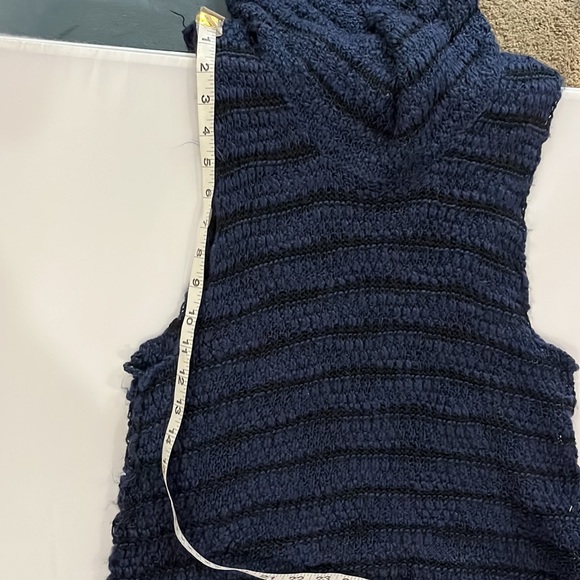 SALE! Bought at Buckle - Navy Blue Cowl Neck Fringe Sweater by Gimmicks - Small - Picture 11 of 15